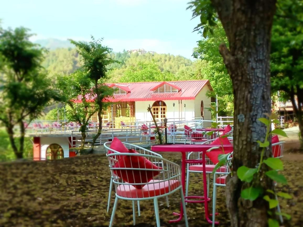 Aamod At Shoghi Luxury Cottage Resort Shimla Exteriör bild