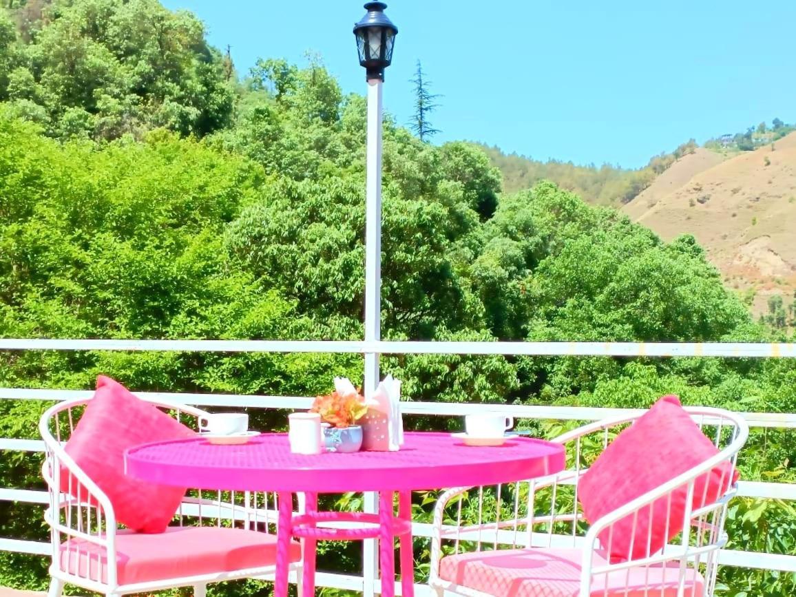 Aamod At Shoghi Luxury Cottage Resort Shimla Exteriör bild