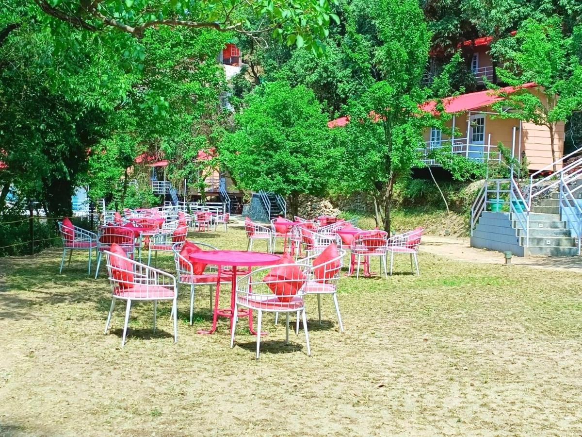 Aamod At Shoghi Luxury Cottage Resort Shimla Exteriör bild