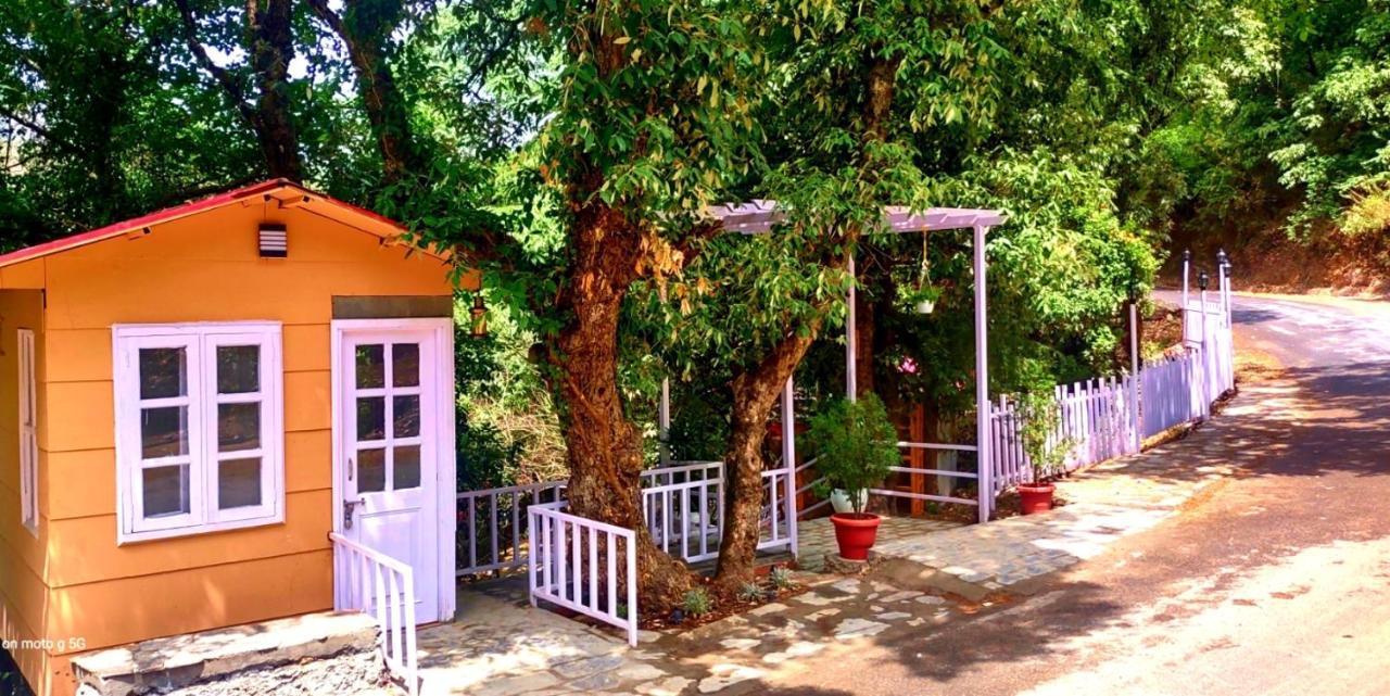 Aamod At Shoghi Luxury Cottage Resort Shimla Exteriör bild