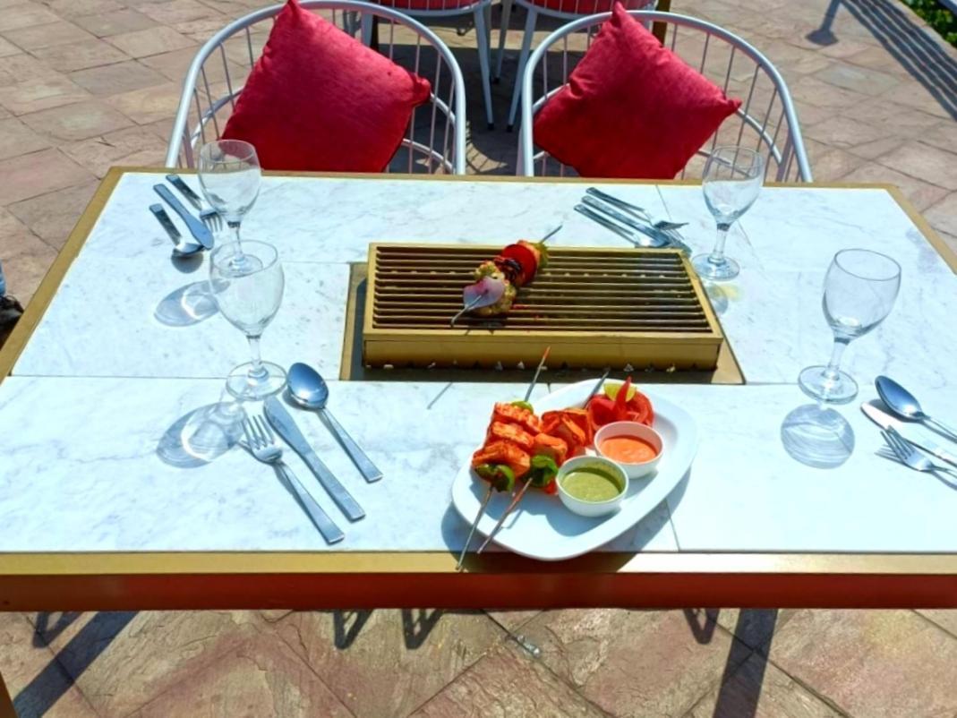 Aamod At Shoghi Luxury Cottage Resort Shimla Exteriör bild