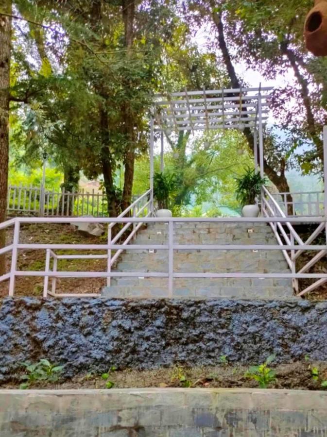 Aamod At Shoghi Luxury Cottage Resort Shimla Exteriör bild